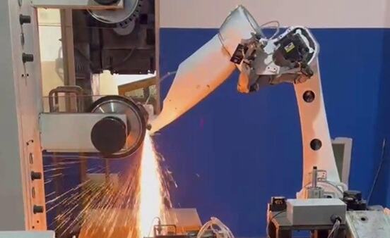 打磨去毛刺典型案例：五金件-羊角锤表面打磨